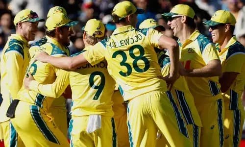 இந்தியாவுக்கு எதிரான டி20 தொடர், பல மாற்றங்கள் செய்த ஆஸ்திரேலியா