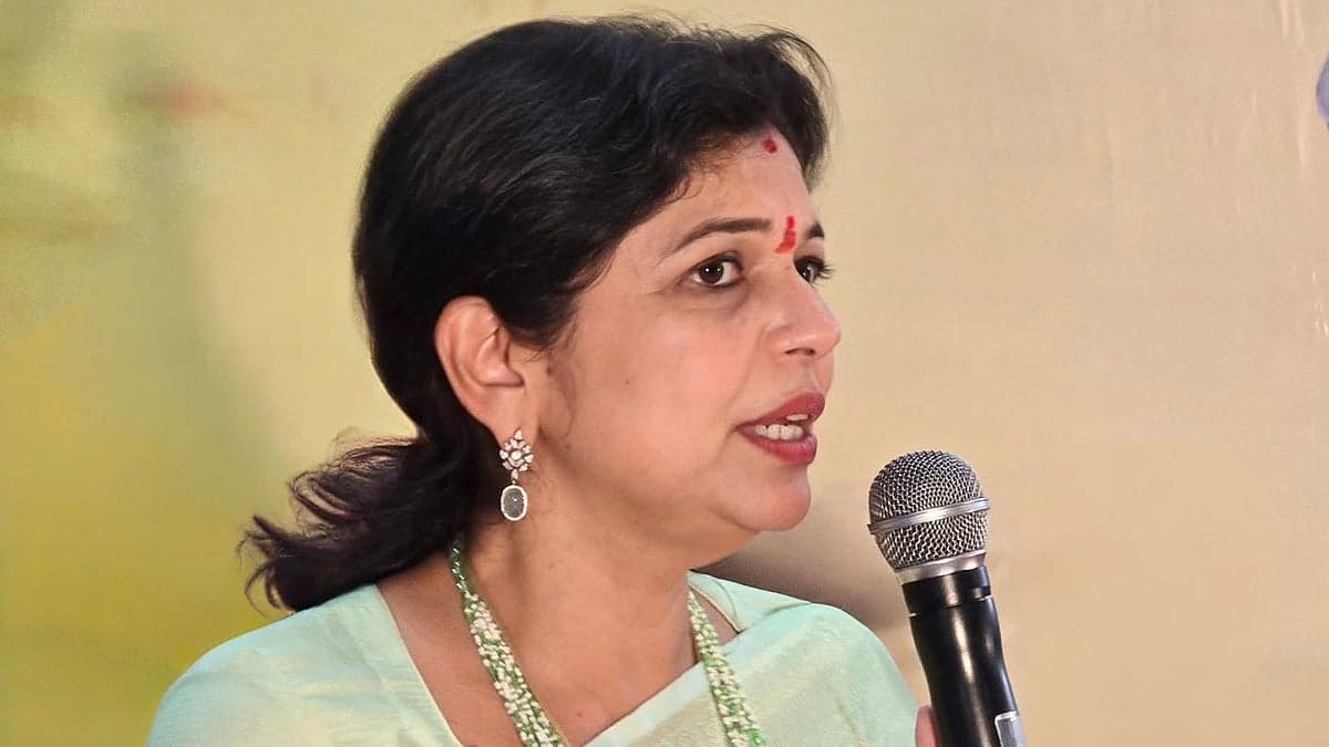 "இதனால் தான் இடைத்தேர்தலில் எந்தக் கட்சிக்கும் ஆதரவு தரவில்லை.!"- சௌமியா அன்புமணி