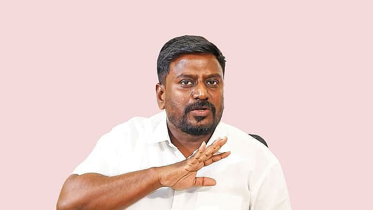 'கணினி அறிவியல் பாடத்துக்கு முக்கியத்துவம் இல்லை' ஆசிரியர்கள் குற்றசாட்டு; அமைச்சரின் விளக்கம் என்ன?