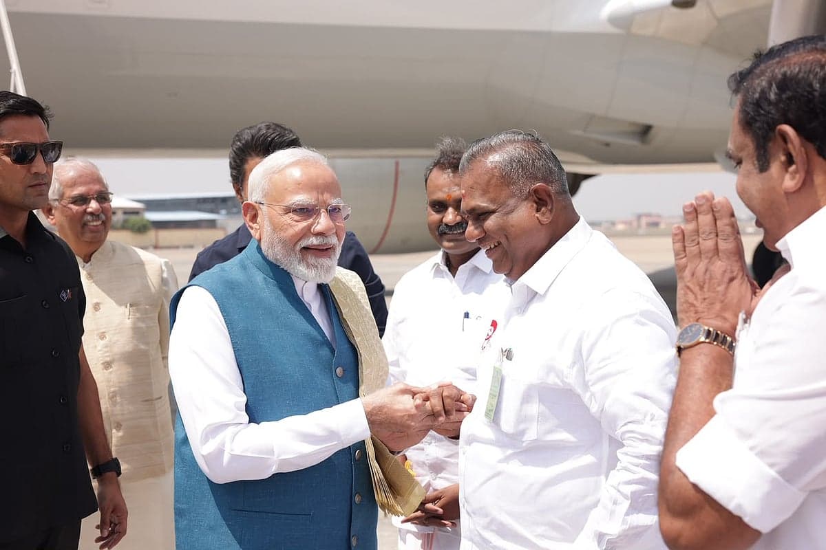 'ரொம்ப விசுவாசமா இருக்காரே...' - அமைச்சர் ஆனந்தின் சட்டையை பார்த்து வியந்த பிரதமர் மோடி?