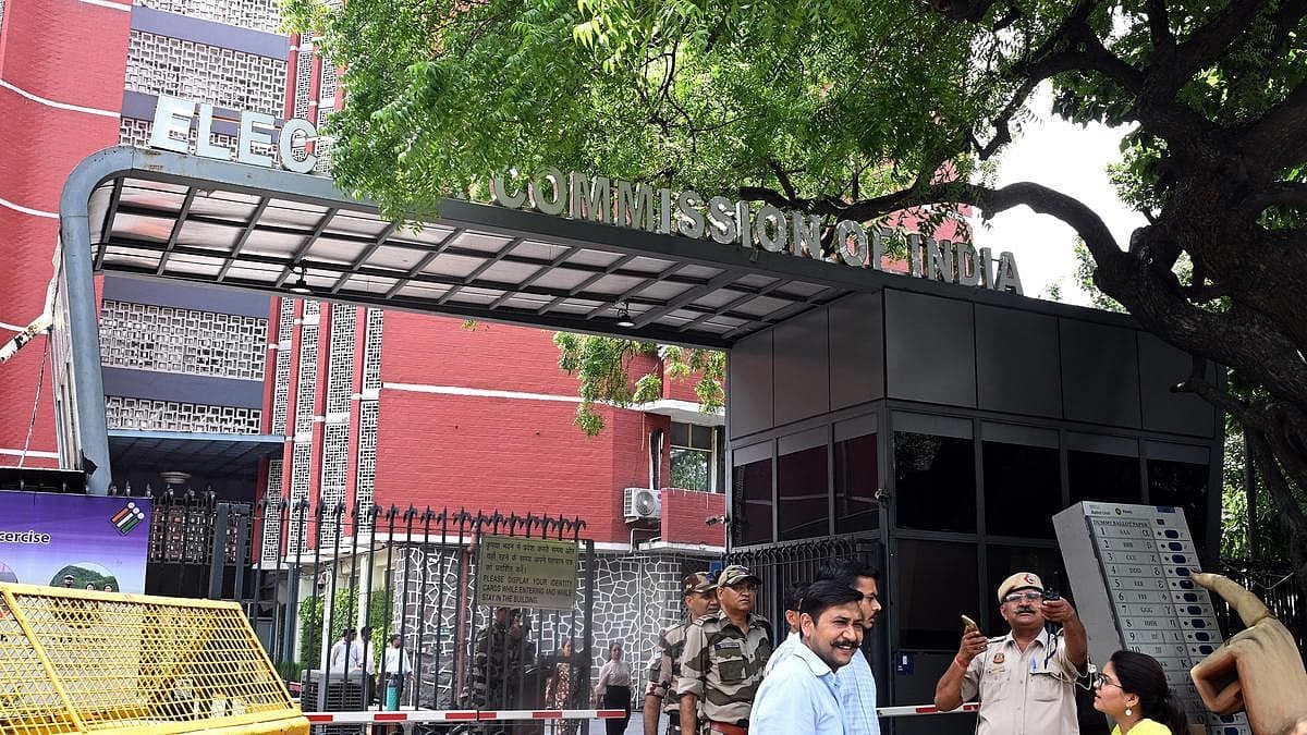 அசாமில் வாக்காளர் பட்டியல் சிறப்பு திருத்தம் - தேர்தல் ஆணையம் அறிவிப்பு