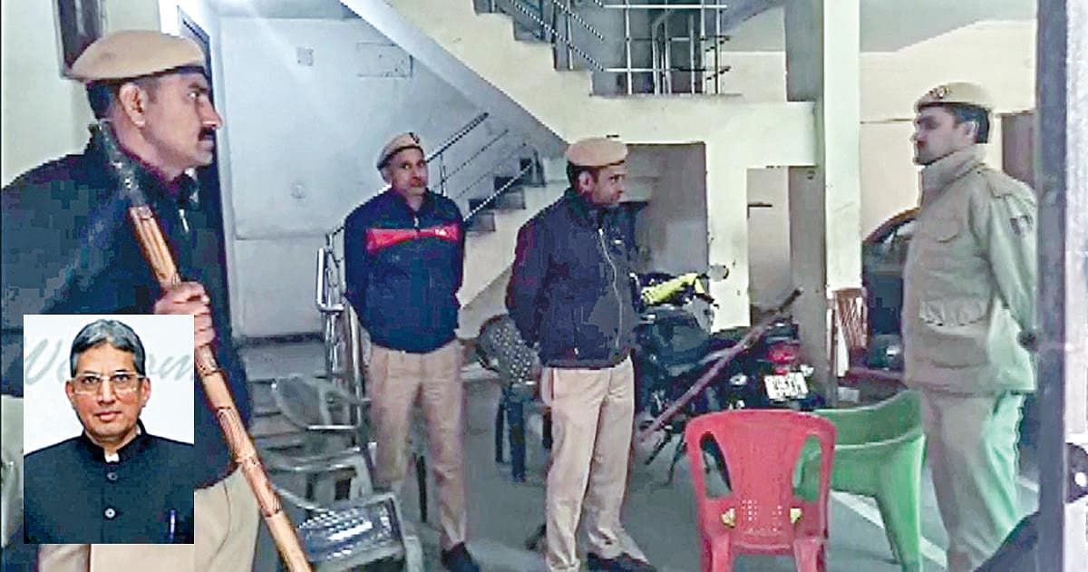 டெல்லி குண்டுவெடிப்பு: 25 இடங்களில் அமலாக்கத் துறை சோதனை; அல் பலா பல்கலைக்கழக நிறுவனர் கைது