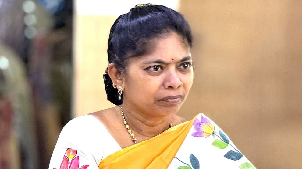 ``விஷக் குப்பியா... தூக்குக் கயிறா? ஏன் ஏதாவது ஒரு கட்சியை ஆதரிக்க வேண்டும்?" - கேட்கிறார் திலகபாமா
