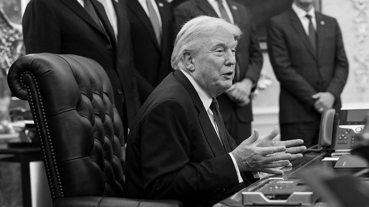 "நாங்கள் மதிக்கும் ஈரான் தலைவரிடம் பேசி வருகிறோம்" - ட்ரம்ப் சொல்லும் நபர் யார்? அவர் சொல்வது என்ன?