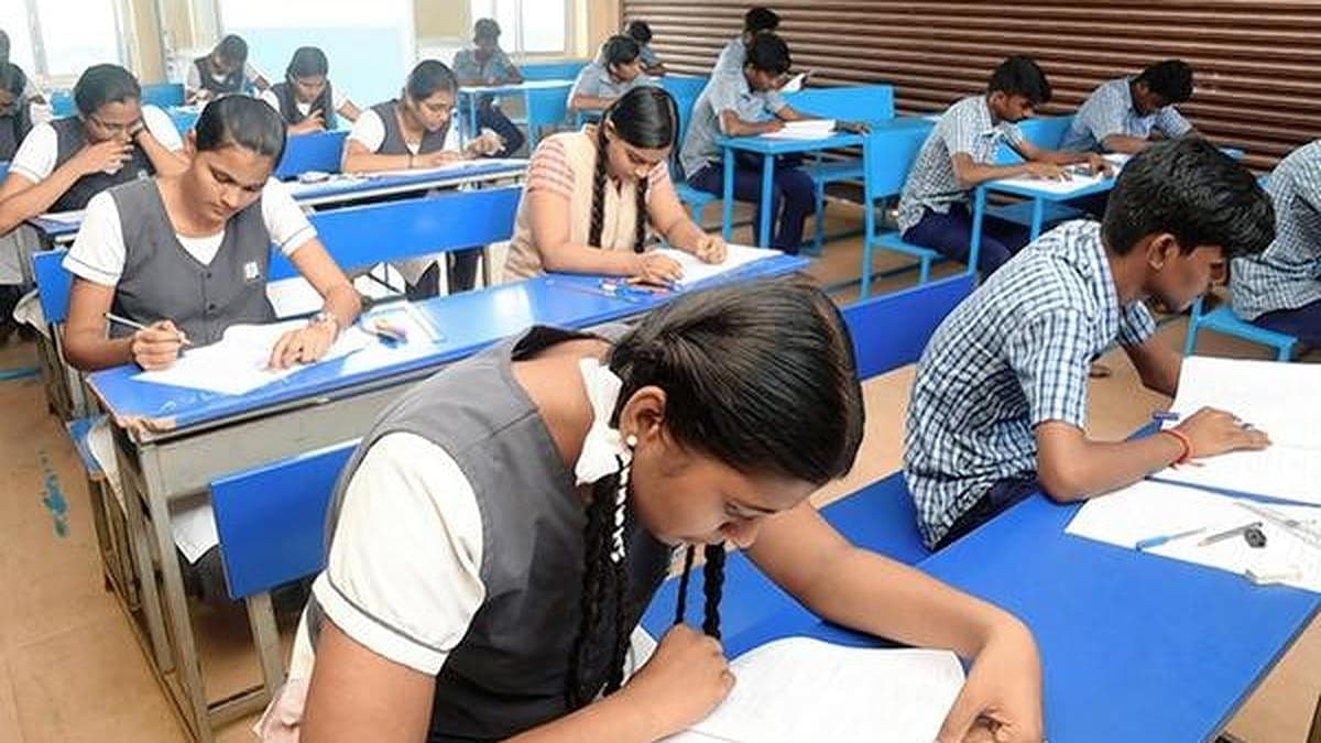 அரையாண்டுத் தேர்வு டிச.10-ல் தொடக்கம்: தமிழக பள்ளிக்கல்வித் துறை அறிவிப்பு