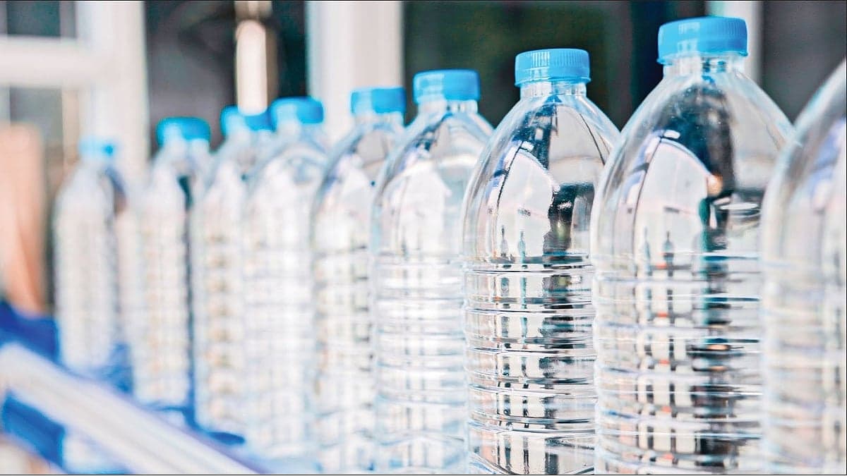 'தண்ணீர் பாட்டிலில் மைக்ரோ பிளாஸ்டிக்'- உணவுப் பாதுகாப்பு ஆணையம் தகவல்; நீதிமன்றத்தின் உத்தரவு என்ன?