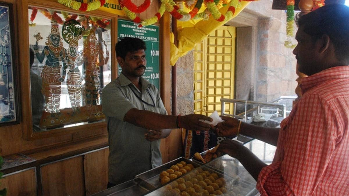 மீனாட்சியம்மன் கோயில் பிரசாத பொருட்கள் விலை உயர்வு: திரும்பப் பெற இந்து மக்கள் கட்சி வலியுறுத்தல்