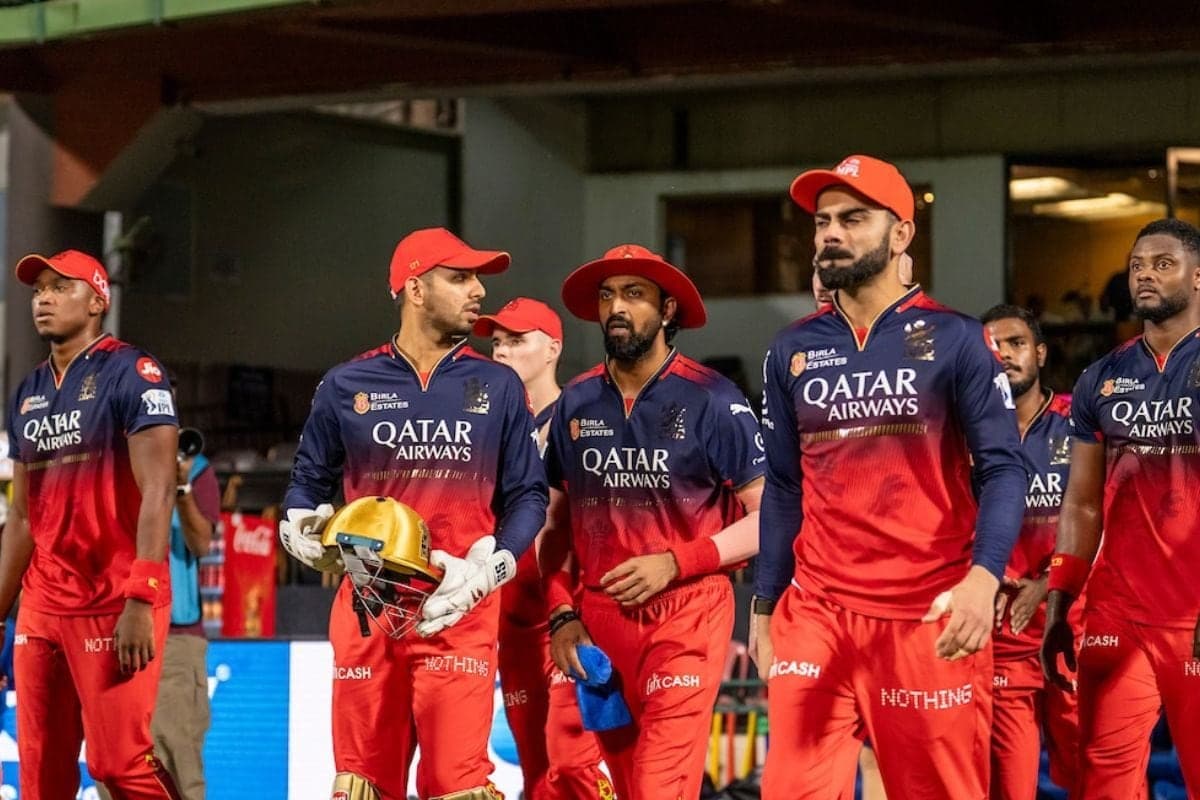 IPL Auction 2026 : RCB விடுவித்த வீரருக்கு அடிக்கப்போகும் யோகம்.. ஏலத்தில் அதிக விலைக்கு வாங்கப்பட வாய்ப்பு..