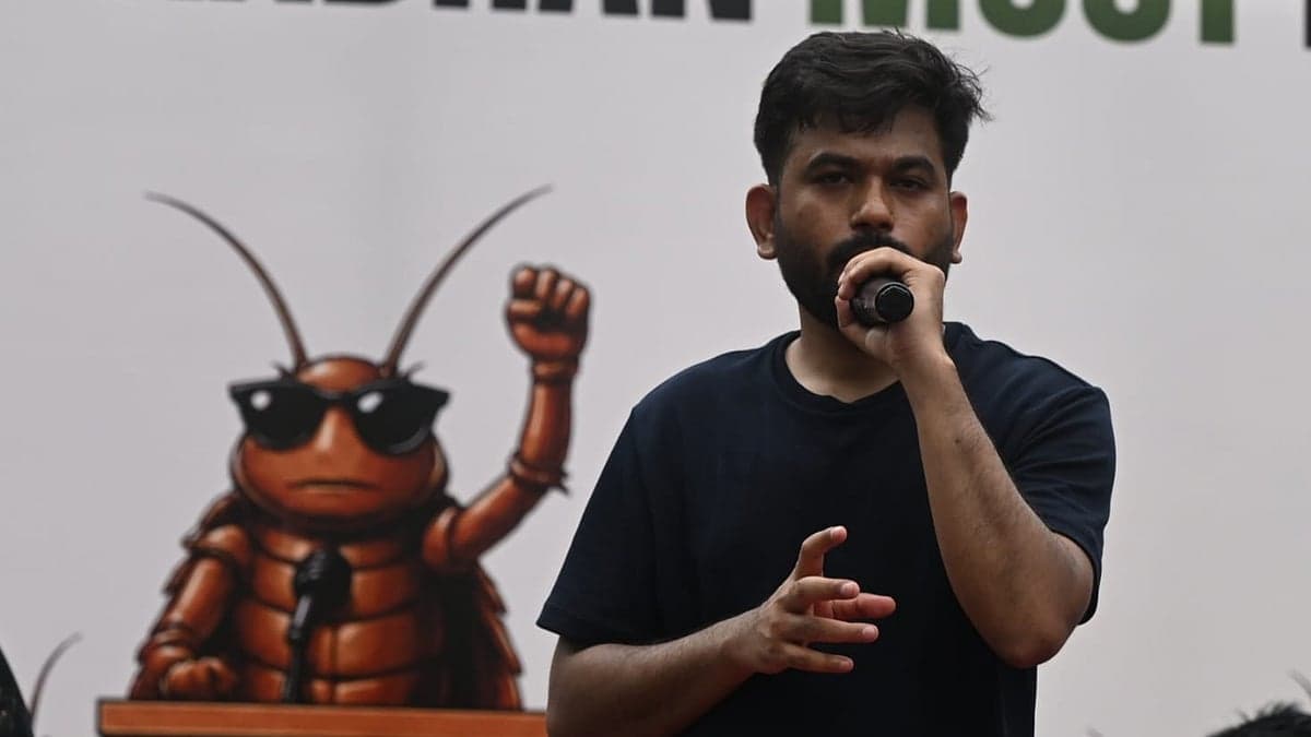 CJP-யின் தேசியக் கொடி போராட்டம்; மீண்டும் கைது செய்யப்பட்ட அபிஜித் தீப்கே; என்ன நடந்தது?